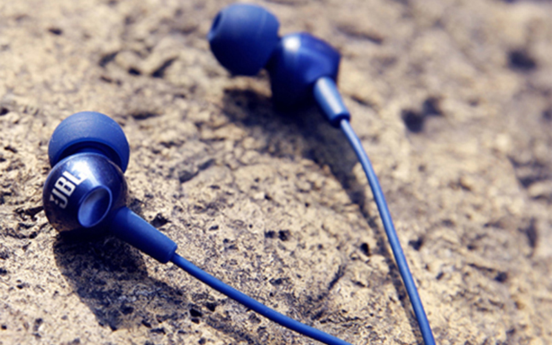 Headphones under 1000