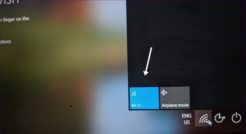 windows 10 stuck on lock screen
