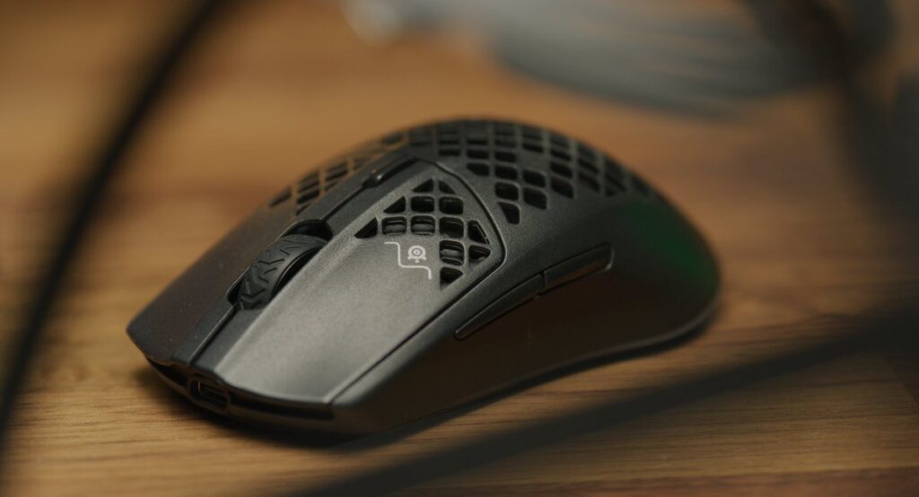 Best Light­weight Mouse for Gaming, Light­weight Mouse for Gaming, Light­weight Gaming mouse.